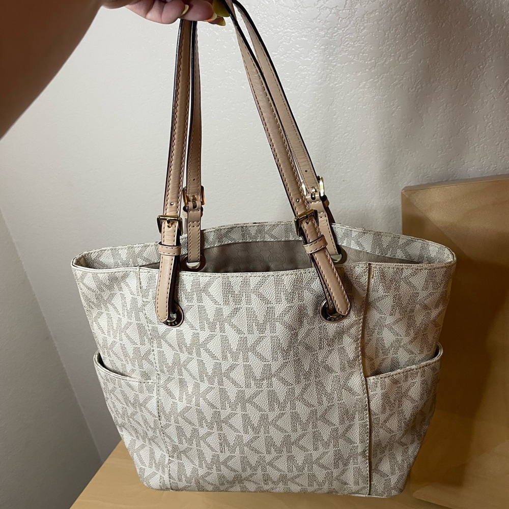 Michael Kors purse